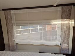 Mercedes-Benz Morelo Palace Liner 97 GO Slide-Out 300pk Slide...