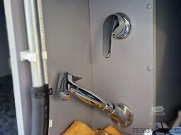 Mercedes-Benz Morelo Palace Liner 97 GO Slide-Out 300pk Slide...