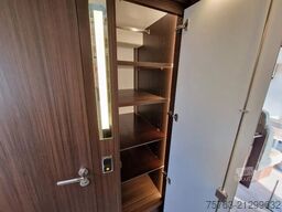 Mercedes-Benz Morelo Palace Liner 97 GO Slide-Out 300pk Slide...