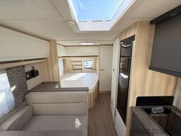 HOBBY De Luxe 560 KMFe 3-er Etagenbett 2.000 kg