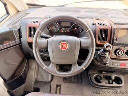 MOBILVETTA K-Yacht Tekno Line 89 *Queensbett-Hubbett*