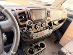 MOBILVETTA K-Yacht Tekno Line 89 *Queensbett-Hubbett*