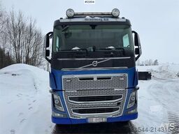 Volvo FH16 750 w/ Maur Triple trailer