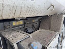 Volvo FH16 750 w/ Maur Triple trailer