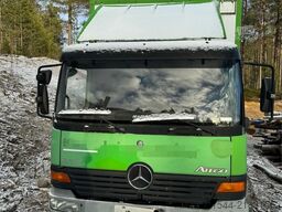 Mercedes-Benz Atego 815 4x2 box truck. Repair object.