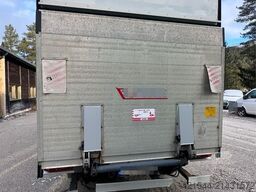Mitsubishi Fuso 7C18 4x2 box truck with tail lift – repair ob