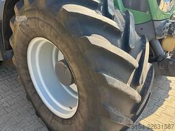 Fendt 828 Vario S4 Profi Plus mit FH+FZW