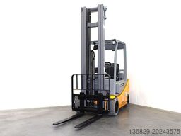 Jungheinrich EFG 320 - 650 DZ