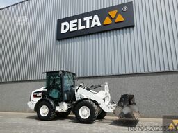 Caterpillar 906M