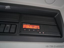 Renault C280 DTI 8 / FASSI crane 5.6T / 560 mth