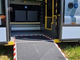 MERCEDES-BENZ Sprinter 517 Heckniederflur Vorlauffahrzeug