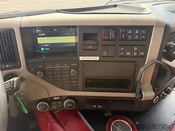 VOLVO FM500 8x2 Pusher Tridem Crane Hiab 099 B3 Radio