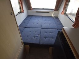 KIP Kompakt Special 37EK  mit Vorzelt