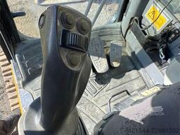 JCB JZ235LC