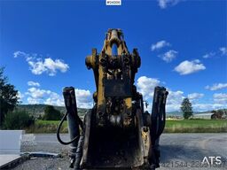 Komatsu PC170LC-11 Excavator with Rototilt, 3 Buckets and