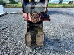 Komatsu PC170LC-11 Excavator with Rototilt, 3 Buckets and