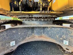 Komatsu PC170LC-11 Excavator with Rototilt, 3 Buckets and