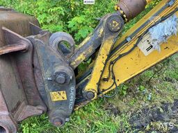 Komatsu PC210LC-6K Excavator with Rototilt and 3 Buckets