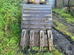 Komatsu PC210LC-6K Excavator with Rototilt and 3 Buckets