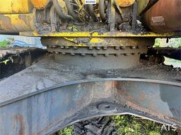 Komatsu PC210LC-6K Excavator with Rototilt and 3 Buckets