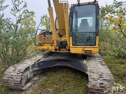Komatsu PC240LC-7K excavator w/ 2 buckets – prepared for m