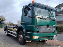 Mercedes Atego met containersysteem