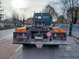 Mercedes Atego met containersysteem