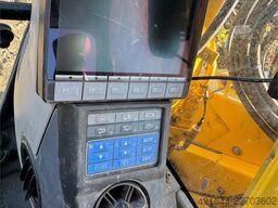 Komatsu PC78US-11 Tracked Excavator with Tiltrotator and B