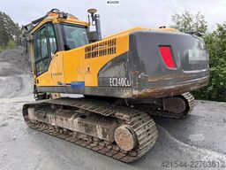 Volvo EC240CL excavator with a tooth bucket