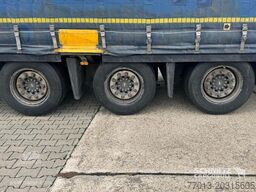 Schmitz Cargobull Curtainsider Mega