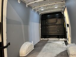 Volkswagen Crafter 35 2.0 TDI L3H3 140 PK DSG Automaat / E...