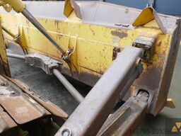 Komatsu D85PX-15
