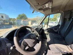 Nissan NV400
