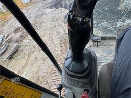 Liebherr R920 K LC Tracked Excavator – 2 Buckets, Tilt & Le