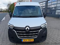 Renault MASTER RED - VAN FWD 3T5 E6 - L3H2 135 PK / TRE...