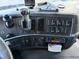 Volvo FM12 420 6X2 Kipper mit Kran Atlas 170.2