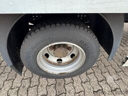 FUSO Canter 7C15 Koffer mit Ladebordwand