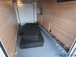 LMC Cruiser V 646 G,  Längsbetten, Navi,Automatik