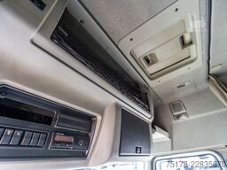 RENAULT PREMIUM 430 DXI (19t.)+Dhollandia 3T.