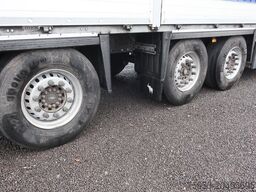 Schmitz Cargobull SCS 24/L-13.62 EB Bordwandsider Staplerhalterung