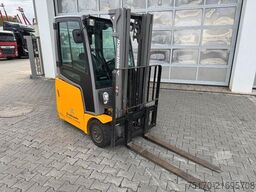 Jungheinrich EFG 215 / Triplex: 4.25m! / SS / nur 716h!