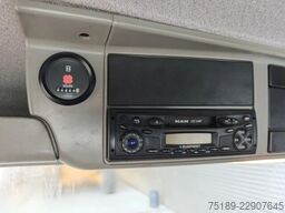 MAN LE 8.180 4x2 Bison Palfinger TKA 30
