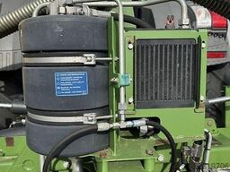 Krone Easy Cut F 320 CV und Easy Cut B 870 CV mit Schwad