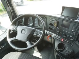 Mercedes-Benz Arocs 2633 flatbed truck / Crane FASSI