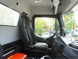 Mercedes-Benz Arocs 2633 flatbed truck / Crane FASSI