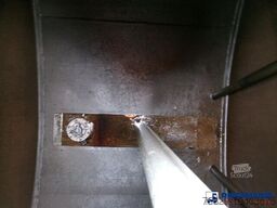 Volvo FL 240 4x2 RHD fuel tank 13 m3 / 4 comp