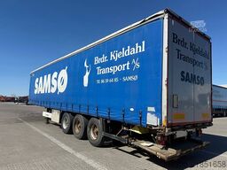 Krone Curtainsider / Planenauflieger