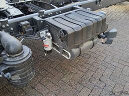 Renault D240 P 4x2 CHASSIS LOW 12 TON - WIELBASIS 5.60 ...