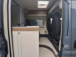 WESTFALIA Columbus 640 E 140 PS 8G SOLAR Kleiderschrank