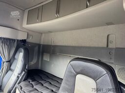 Volvo FH 540 8x2 Euro 6 Boot Transporter
